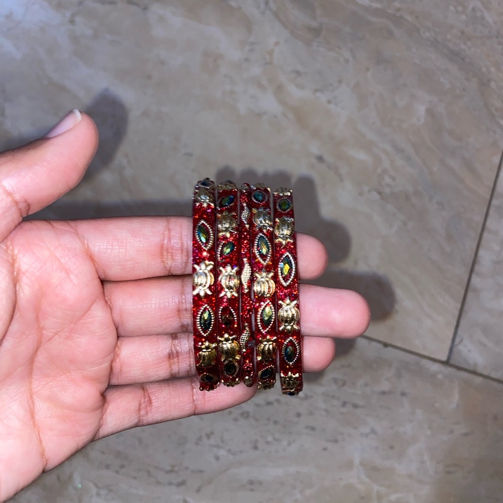 Elegant Red and Gold Glass Bangles - Picture 2 of 4